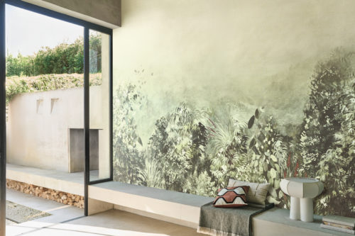 Omexco introduces Virginia’s Garden, where panoramic wallpaper blooms with lush greenery and painted florals, bringing the feeling of a garden landscape into the home.
